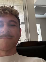 Catching flights and catching feelings ✈️ 🌎