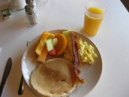 The walk of fame is about 20 walking minutes away. From The Breakfast Buffet Picture Of Hollywood Downtowner Inn Los Angeles Tripadvisor