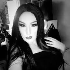 Angela Wishart's Instagram, Twitter & Facebook