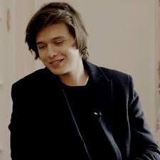 Image Result For Nick Robinson Long Hair Nick Robinson Long Hair Styles Men Long Hair Styles