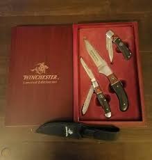 All knives have stainless steel blades and handsome checkered wood handles. Winchester Limited Edition 2006 2007 Buck Collector S Knife Set 1895275435