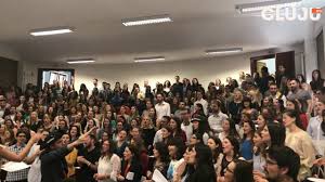 The university has over 6,000 national and international students, 2,400 resident physicians, as well as over 1,100 teachers and researchers. Serenadele Umf Cluj 2017 Youtube