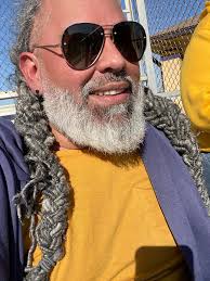 Good morning alumni Happy new year!! We have big things popping this year.  Right now ...if you're a female and would like to play kickball against  another alumni..pls inbox me directly..if you're