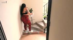 Cojo a mi vecina caliente cuando ella va a regar sus plantas - XNXX.COM