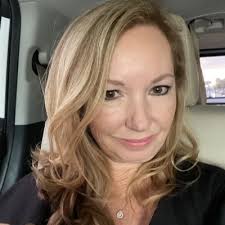 Dawn Chartier 🐊 (@DawnChartier)