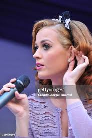 111 Katy Perry Sears Toronto Eaton Centre Photos & High Res Pictures