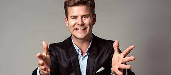 Nicolay ramm tar med seg fire av norges modigste kjendiser ut i verden. Nicolay Ramm Showweb