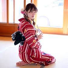 楽天市場 浴衣 セット レディース 浴衣 ３点セット 浴衣 帯 下駄 縞 猫 鞠 赤 黒 古典柄 注染 手染め 本染め 伝統工芸 日本製 国産 アンティーク図案 1930年 1940年代 浴衣セット ゆかた 女性 レディース レトロ 大正ロマン モダン フリーサイズ utatan 浴衣美人