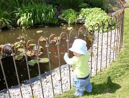 Der Aufbau Ist Sehr Einfach Jeden Einzelnen Stab Stecken Sie Einfach Durch Den Vorherigen In Das Erdreich Zaun Garten Pool Zaun Zaun