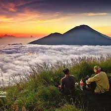 Video tersebut sudah ada sejak setahun lalu menurut informasi yang kami dapatkan di internet, dan diketahui memiliki durasi 3. Mount Batur Sunrise Hike Mountbaturhike Twitter