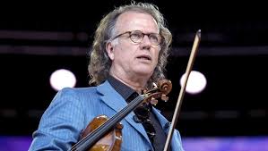 Am sonntag, den 29.08.2021 um 17:00 uhr andré rieu ist zurück in den kinos, um ihre stimmung zu heben! Andre Rieu Mein Vater War Dirigent Leider Auch Zu Hause Bunte De