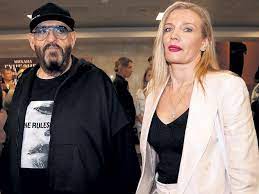 К слову, многие не одобрили решение шуфутинского жениться михаил шуфутинский с покойной супругой маргаритой и сыном. Dom Mihaila Shufutinskogo Ekspress Gazeta