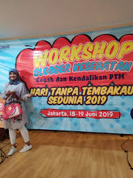 Karena sangat banyak referensi dan contoh desain poster yang. Workshop Blogger Kesehatan Hari Tanpa Tembakau Sedunia 2019 Black Girl