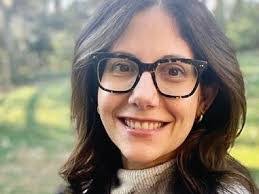 Mindy Hecht's Instagram, Twitter & Facebook