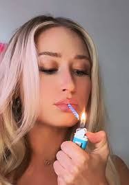 Alisa Peters's Instagram, Twitter & Facebook