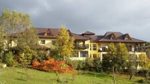 Grădină cu piscină în aer liber, loc de joacă pentru copii și facilități de grătar. SÄƒrata Monteoru Romania Hotels 9 Hotels In SÄƒrata Monteoru