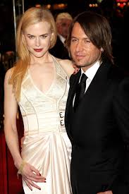 Nicole Kidman And Keith Urban S Wedding Included A Flowing Balenciaga Gown And Veil For The Bride And Celebrity Weddings Celebrities Nicole Kidman Keith Urban