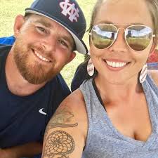 Excited to announce Alvin Kamara will be in Shreveport to host a youth  Football camp! Athletes ages 6-16 will 🏈Learn skills from Alvin 📸 Get a  pic with the star 👕 Get