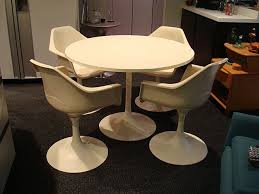 Enjoy free shipping on most stuff, even big stuff. Vintage Tulip Table And Chairs Mid Century Modern Mid Century Modern Chair Furniture Design Modern Tulip Table