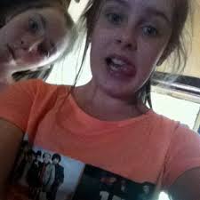 Ella Mott (@ella_pickle)