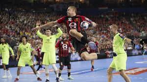 Hun har tidligere spilt for bækkelaget, aalborg, njård, larvik, győr og csm bucurești. Kom Se Verdens Storste Handballspiller Kolstad Handball Facebook