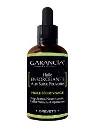 Spray, mousse, crème, masque, huile… appliquez le mélange uniformément sur le visage, le cou et le décolleté. Huiles Pour Le Visage Pourquoi Les Utiliser Comment Les Utiliser Et Nos Huiles Preferees Marie Claire Belgique