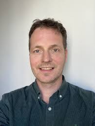 Jennifer Quint's Instagram, Twitter & Facebook