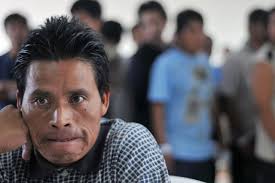 Por qué es prácticamente imposible que los indocumentados regresen con el  plan de Trump