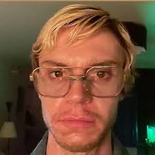 Sticker for Sale avec l'œuvre « Saga seniors » de l'artiste Safflowersells 