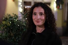 Nadine Menz spielt Naomi Schönfeld – Offizieller „Unter uns“-Fanclub