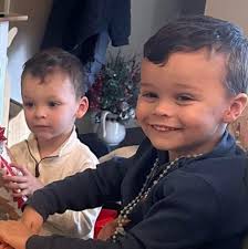 Amp suitable for two Sav2 10" at 1 ohm load?