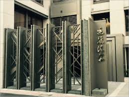 不銹鋼金屬工程 巨峯開發工程有限公司商品實績 不銹鋼金屬工程 鍛造大門 鍛造欄杆 鑄鋁欄杆 鍍鈦門 鈦金門 銅門 格柵欄杆 造型大門 鑄鋁大門 金屬入口意象 藝術欄杆 包板 玻璃不銹鋼欄杆 不銹鋼大門 不銹鋼造型 鈦金大門 鋁格柵 防火門 烤漆大門