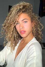 To achieve that, use plenty of jam to slide the top on one side and pin it all into a bun. All The Facts About 3a 3b 3c Hair The Right Care Routine For Them
