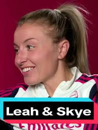 Leah Peek's Instagram, Twitter & Facebook