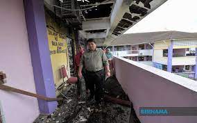 Sekolah menengah kebangsaan pasir gudang (3) jalan jati, taman air biru, 81700 pasir gudang, johor. Bernama Jpn Akan Dapatkan Perincian Nasihat Jkr Mengenai Kerugian Akibat Kebakaran Di Smk Pasir Gudang 3