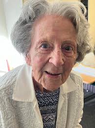 Eileen Starr memorial service. 米 XAN