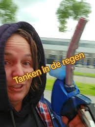 Tanken in de Regen: Waarom de Tank Smerig is