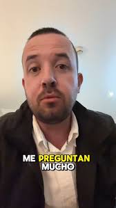 Según el comité local de emergencias de Dabeiba hay 1.800 personas en  riesgo por cuenta de la montaña que amanaza derrumbarse en la vía. Urge que  @alcaldiadedabeiba y el concesionario sean claros.