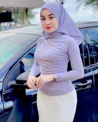 Jangan lupa juga untuk membagikan artikel singkat ini kepada sodara atau teman terdekat kalian agar tidak ketinggalan. 210 Perempuan Ideas In 2021 Fesyen Hijab Fesyen Wanita Blaus