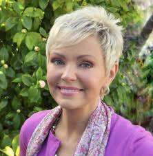 Pixie Haircut For Fine Hair 2019 Older Women Hairstyles Haircut For Older Women Short Hairstyles Fine
