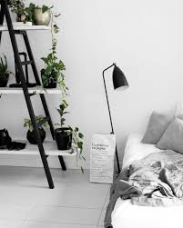 Aesthetic Black And White Room With Plants Brilliant Minimalist Bedroom Ideas With Black And White Colors Minimalistdecorcheap Minimalist Home Interior Minimalist Bedroom Design Minimalist Home Decor