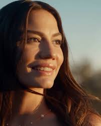 konforxdemetözdemir ☀️🤍 @demetozdemir @konformobilya it's all magical ✨  #demetözdemir #demetozdemir #döfc #döfcendonezya #döfcindonesia  #demetözdemirindonesia #konfor #konformobilya