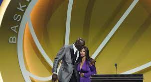 Vanessa bryant, widow of hall of fame lakers legend kobe bryant, denounced a lawsuit filed by her own mother asking for back pay for work as an unpaid assistant. I051dxahkgjtzm