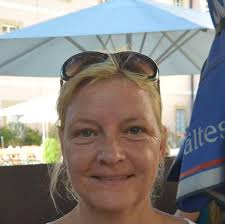 This fantastic 'virgin' pool was discovered in a New Mexico cave. It has  never before been seen by human eyes. A pristine, untouched pool has been  discovered 700 feet (213 meters) below