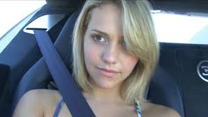 Amazing blonde masturbating in the car - XBabe video