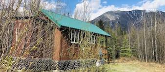 Elias, america's largest national park, is home to four major mountain ranges, the second highest peak in the u.s., one of largest active suitable climate for these species is currently available in the park. Hotels Lodging Near Wrangell St Elias National Park Alaska Find Deals On Lodges In Wrangell St Elias National Park Travelocity