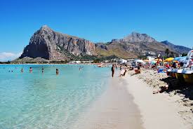 The small town is located in a valley between mountains, and is home to a public beach that is destination of local vacationers. Die 15 Schonsten Sizilien Strande