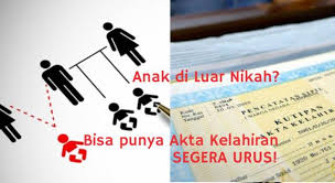 Mengenai status hukum anak dari suami anda dan kekasihnya, setidaknya ada dua kemungkinan yang dapat terjadi yaitu kekasih suami anda melahirkan sebelum menikah atau melahirkan menurut hukum, seorang wanita hamil di luar nikah, dapat dikawinkan dengan pria yang menghamilinya. Akta Kelahiran Di Luar Nikah Institut Kewarganegaraan Indonesia