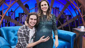 Talita werneck arguelhes (born august 11, 1983), best known as tatá werneck, is a brazilian actress, television presenter, comedian, musician, and former vj. Estrela De Shippados Tata Werneck Fala De Seu Namoro Com Rafa Vitti Ele Mais Acerta Do Que Erra Tv E Lazer Extra Online