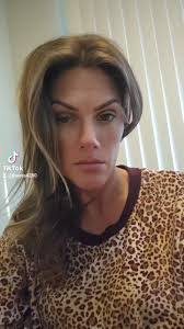 Jenny Hess's Instagram, Twitter & Facebook